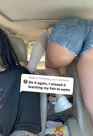 2. Erotic Makayla Weaver Shows Butt in a Car