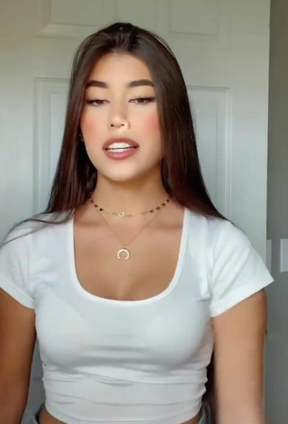 3. Alluring María Paulina in Erotic White Crop Top and Bouncing Boobs
