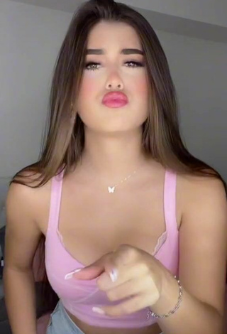 6. Sexy María Paulina Shows Cleavage in Pink Crop Top