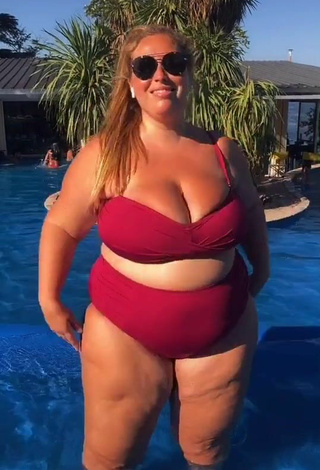 1. Hottie Mar Tarres Shows Cleavage in Red Bikini and Bouncing Boobs at the Pool