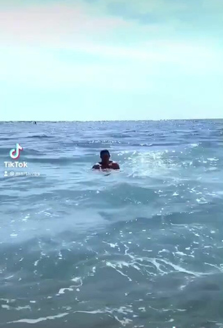 2. Beautiful Mar Tarres Shows Cleavage in Sexy Bikini at the Beach