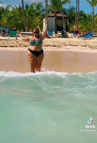 3. Beautiful Mar Tarres Shows Cleavage in Sexy Bikini at the Beach