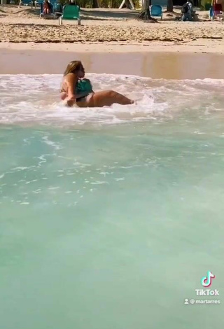 4. Beautiful Mar Tarres Shows Cleavage in Sexy Bikini at the Beach