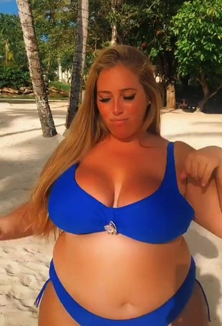 2. Sweetie Mar Tarres Shows Cleavage in Blue Bikini at the Beach and Bouncing Breasts