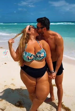 1. Sexy Mar Tarres Shows Cleavage in Bikini at the Beach
