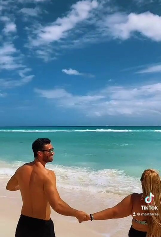 2. Sexy Mar Tarres Shows Cleavage in Bikini at the Beach