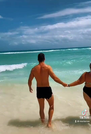 3. Sexy Mar Tarres Shows Cleavage in Bikini at the Beach
