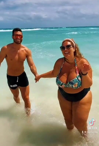 6. Sexy Mar Tarres Shows Cleavage in Bikini at the Beach