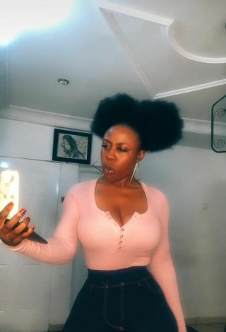 2. Hot Lilly Chioma Shows Cleavage in Pink Top