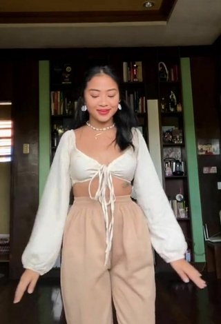 5. Sexy Nana Silayro in White Crop Top