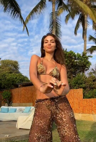 5. Sexy Natalie Vértiz Shows Cleavage in Leopard Bikini Top