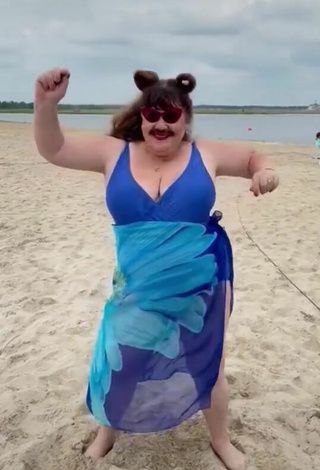 4. Sexy Netta Barzilai Shows Cleavage at the Beach and Bouncing Boobs