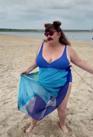 6. Sexy Netta Barzilai Shows Cleavage at the Beach and Bouncing Boobs