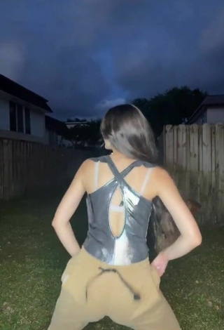 5. Sexy Paola Ruiz Shows Cleavage in Silver Top while Twerking