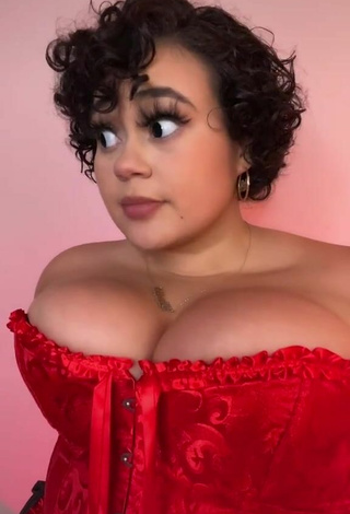 2. Hot Phaith Montoya Shows Cleavage in Red Corset and Bouncing Breasts
