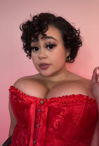 4. Sexy Phaith Montoya Shows Cleavage in Red Corset