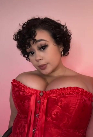6. Sexy Phaith Montoya Shows Cleavage in Red Corset