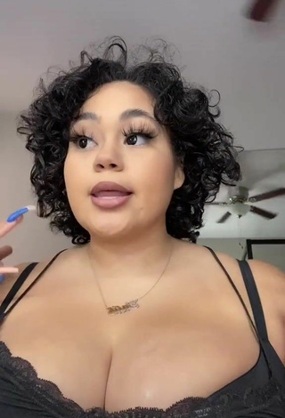 2. Sexy Phaith Montoya Shows Cleavage in Black Top and Bouncing Boobs