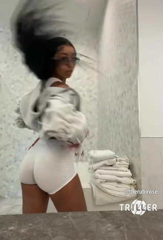 2. Sexy Rubi Rose Shows Big Butt while Twerking