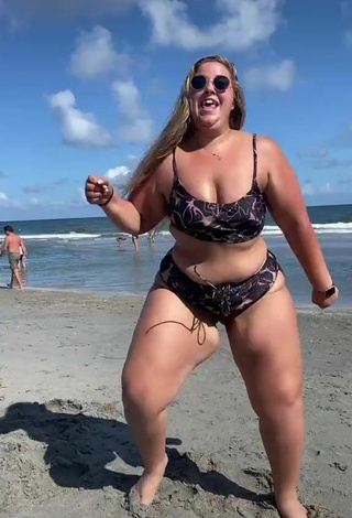 3. Really Cute Sam Paige in Bikini at the Beach and Bouncing Tits