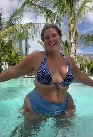 3. Breathtaking Sam Paige Shows Cleavage in Bikini at the Pool and Bouncing Boobs