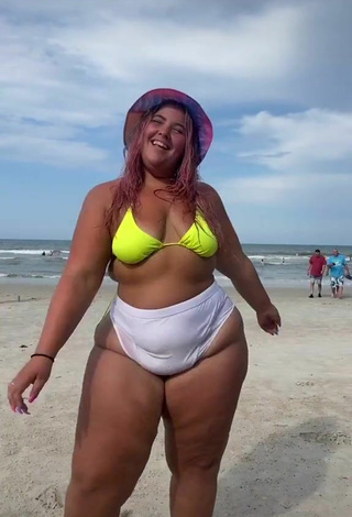 2. Sexy Sam Paige Shows Cleavage in Yellow Bikini Top at the Beach and Bouncing Tits