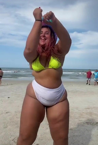 4. Sexy Sam Paige Shows Cleavage in Yellow Bikini Top at the Beach and Bouncing Tits