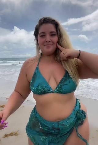 4. Sweet Sam Paige Shows Cleavage in Cute Green Bikini at the Beach