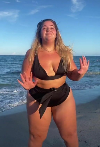 6. Sexy Sam Paige Shows Cleavage in Black Bikini at the Beach