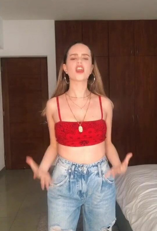 3. Sexy Saraí Meza in Red Crop Top