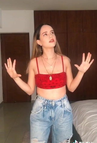 5. Sexy Saraí Meza in Red Crop Top