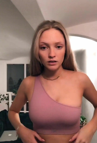 2. Sexy India Rawsthorn in Pink Crop Top
