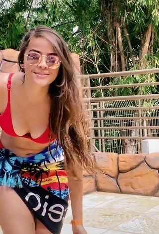 4. Cute Tamiria Rodrigues Shows Cleavage in Red Bikini Top