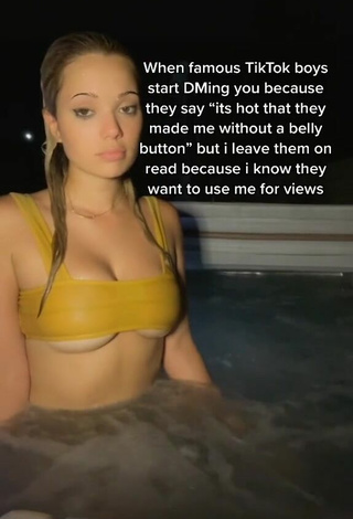 4. Sexy Tori V Shows Cleavage in Yellow Bikini Top at the Swimming Pool