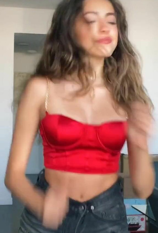 2. Gorgeous Valeria Arguelles in Alluring Red Crop Top and Bouncing Boobs