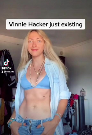 Sexy Vikavids Shows Cleavage in Blue Bikini Top