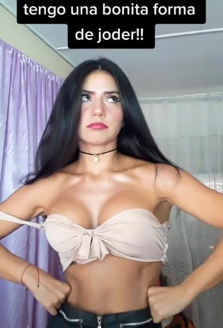 4. Adorable Violetta Ortiz Shows Cleavage in Seductive Beige Crop Top