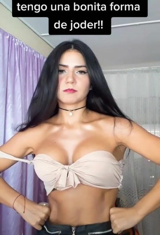 5. Adorable Violetta Ortiz Shows Cleavage in Seductive Beige Crop Top