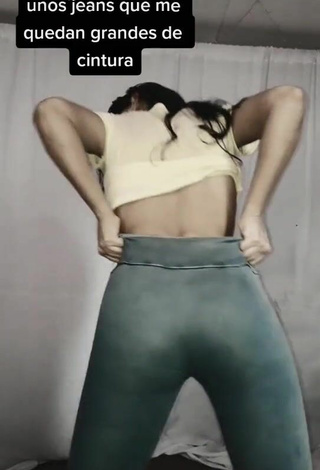 3. Sensual Violetta Ortiz Shows Butt