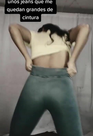 5. Sensual Violetta Ortiz Shows Butt