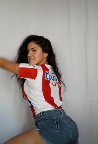 5. Adorable Violetta Ortiz Shows Butt while Twerking