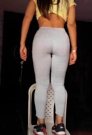 Sweet Violetta Ortiz Shows Butt