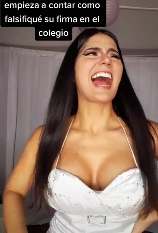 4. Sexy Violetta Ortiz Shows Cleavage in White Dress