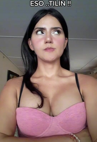 Sweetie Violetta Ortiz Shows Cleavage and Bouncing Boobs