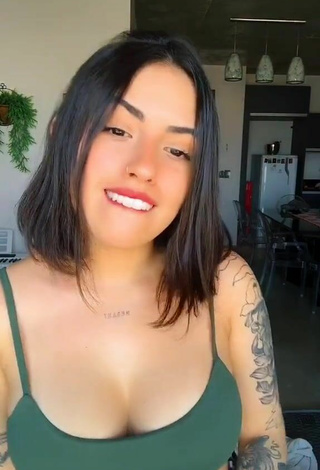 3. Seductive Vitoria Marcilio Shows Cleavage in Green Crop Top and Bouncing Boobs