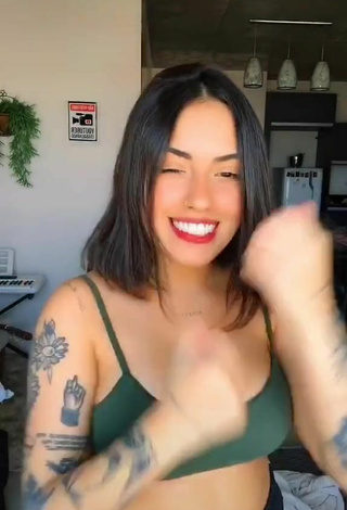 6. Seductive Vitoria Marcilio Shows Cleavage in Green Crop Top and Bouncing Boobs