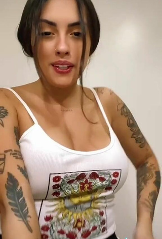 4. Beautiful Vitoria Marcilio Shows Cleavage in Sexy Crop Top and Bouncing Tits