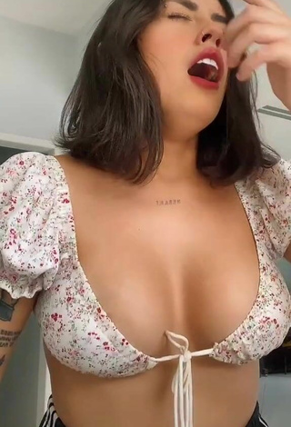 Hot Vitoria Marcilio Shows Cleavage in Floral Crop Top Braless