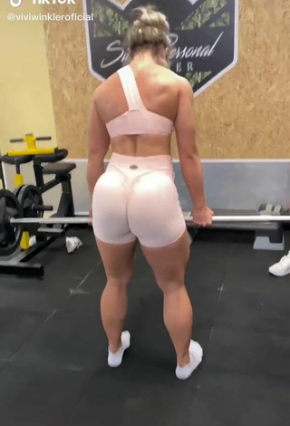Dazzling Vivi Winkler Shows Big Butt in the Sports Club while doing Fitness Exercises