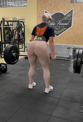 6. Attractive Vivi Winkler Shows Big Butt in the Sports Club